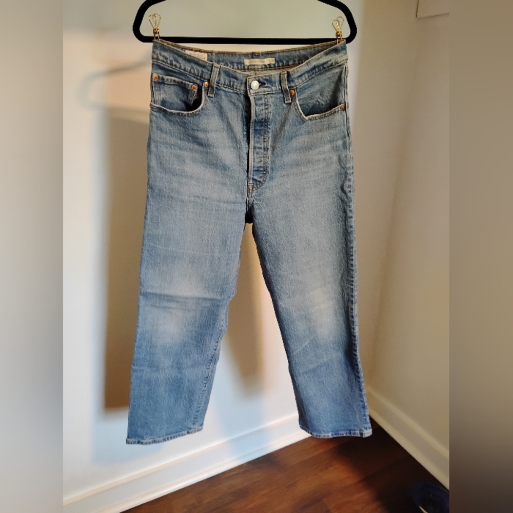 Levi's Premium Ribcage Straight Leg Women's Medium Wash Jeans